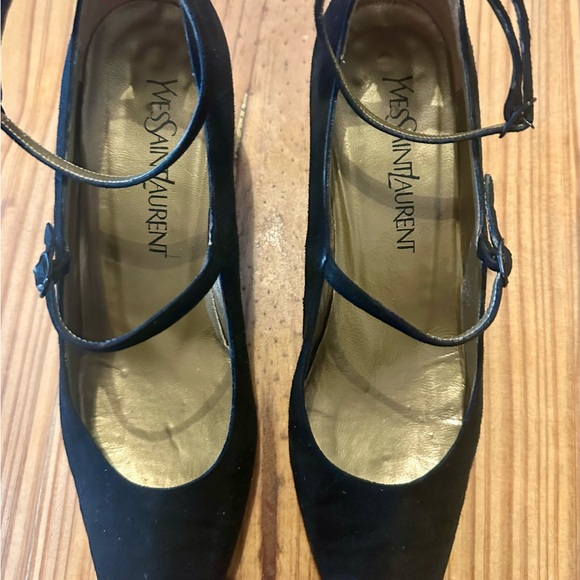 Yves Saint Laurent Black Vintage Suede Pumps - Picture 2 of 12